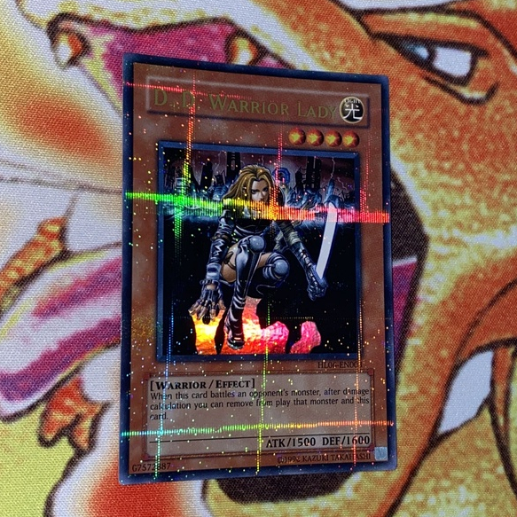 Lá bài Yu-Gi-Oh! Chính hãng D.D. Warrior Lady - HL06-EN003 - Ultra Parallel Rare Như mới