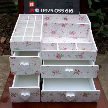 Kệ mỹ phẩm 3 tầng 4 hộc hoa nhí full ô son