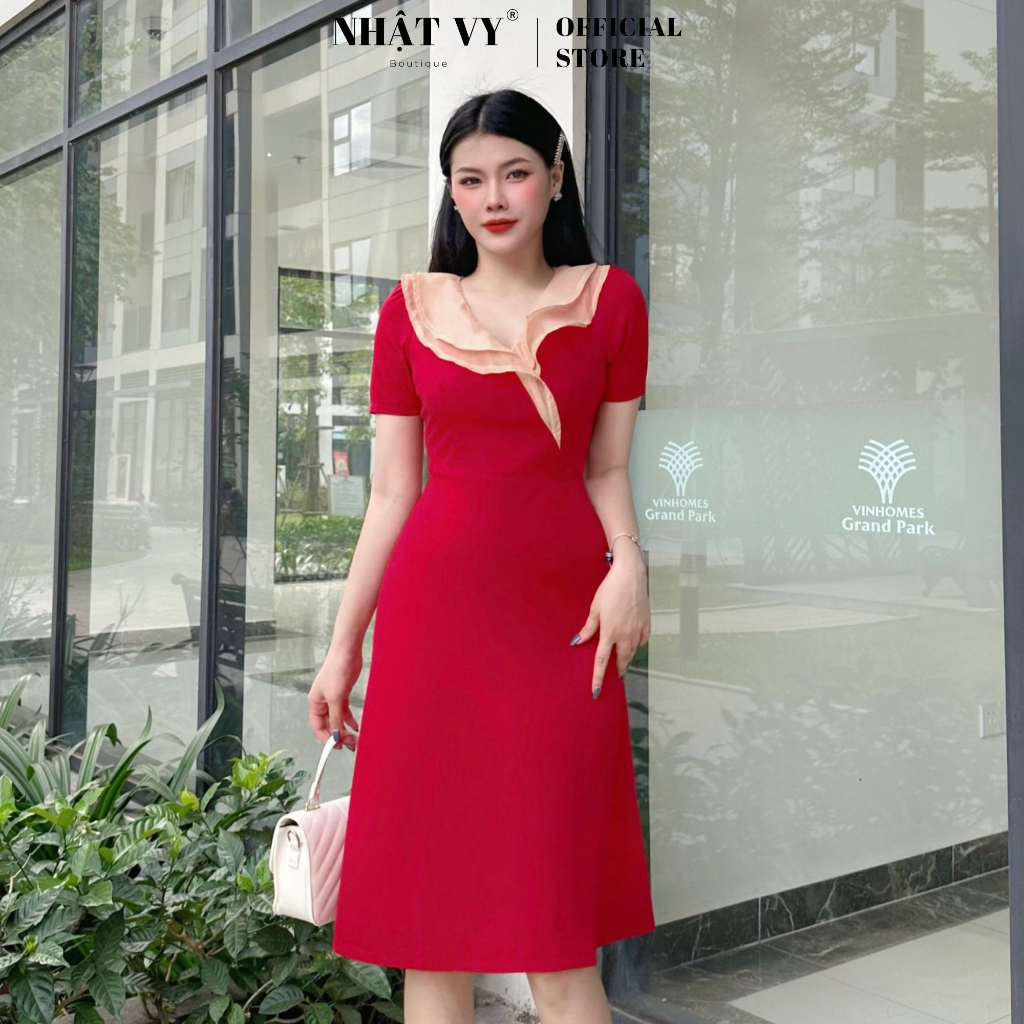 Đầm công sở Nhật Vy tay ngắn cổ tim phối bèo tầng dáng ôm xoè chất lụa phù hợp đi chơi cafe sang chảnh - D2626