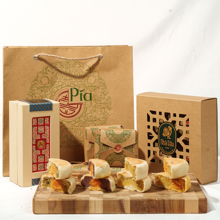 Set Hộp Kraft 4 Bánh Pía Ngẫu Nhiên + Trà L'angfarm (650gr)