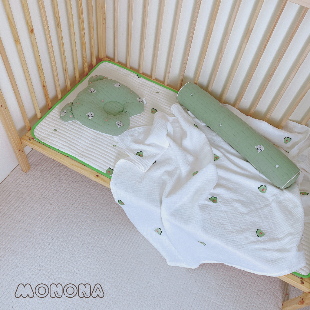 Gối chống bẹp đầu cho bé hình tai gấu có đáy lưới thoáng khí Monona, họa tiết thêu dễ thương