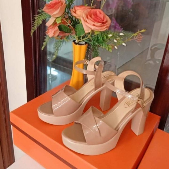 Giày sandal cao gót siêu nhẹ đế đúc nguyên khối 10 phân