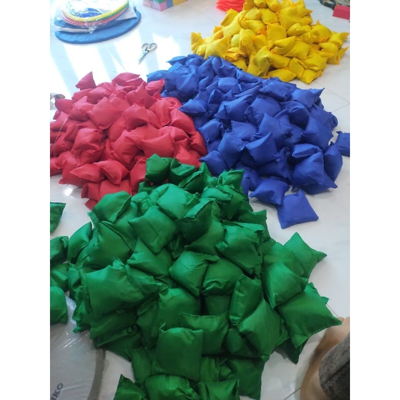 bao cát ném - đồ chơi hoạt động thể chất cho bé