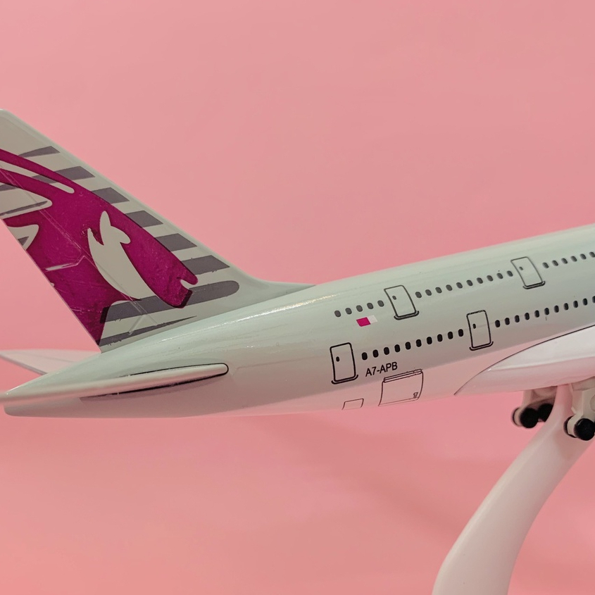 Mô Hình Kim Loại Máy Bay Qatar Airlines Cao Cấp Tỉ Lệ Chuẩn 20cm