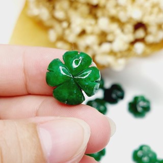 Cỏ bốn lá chất camthach sơn thủy bóng đẹp dùng xỏ vòng tay UPCARA