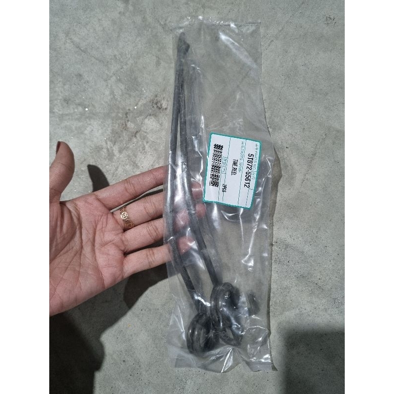 Râu cào lúa bên thuận dùng cho máy gặt kubota (5T072-55612)