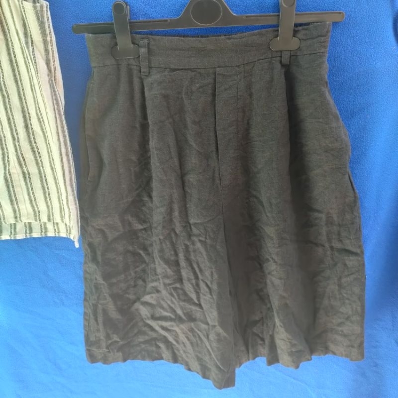 Áo sát nách Seconhand. 2402