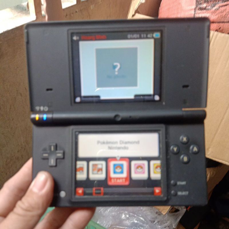 Máy chơi game Nintendo DSi