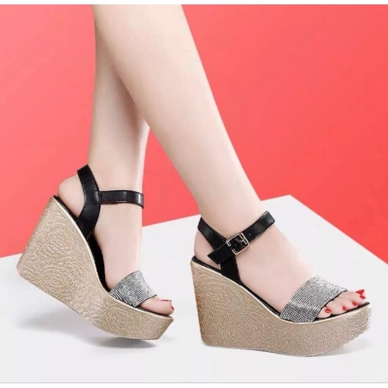 Giày sandal đế xuồng pu siêu nhẹ cao 11p, quai đính đá cao cấp