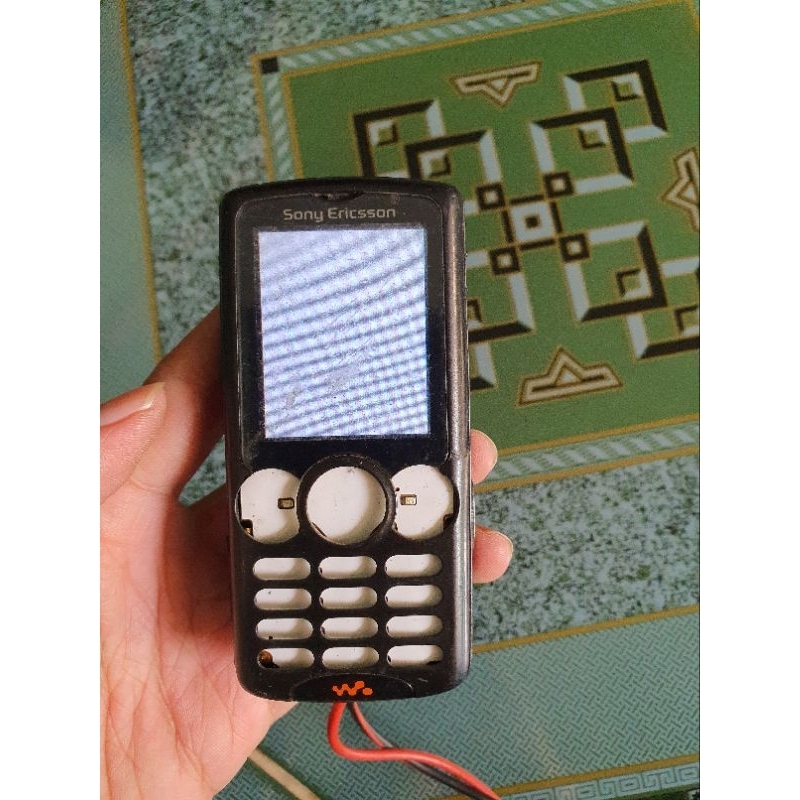 Xác điện thoại Sony Ericsson W810i còn nguồn