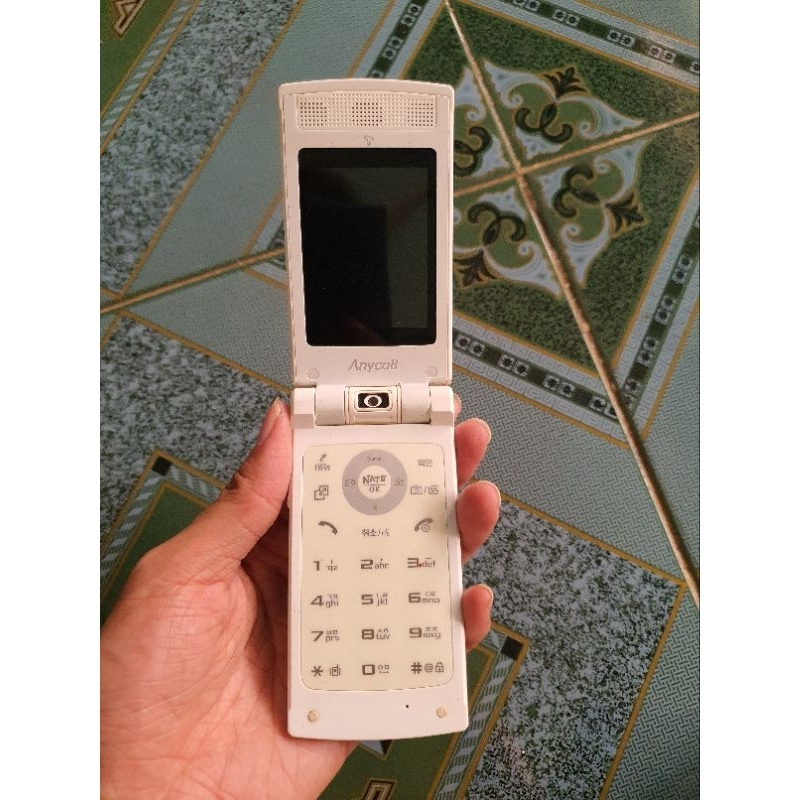 Xác điện thoại Samsung W270 còn nguồn