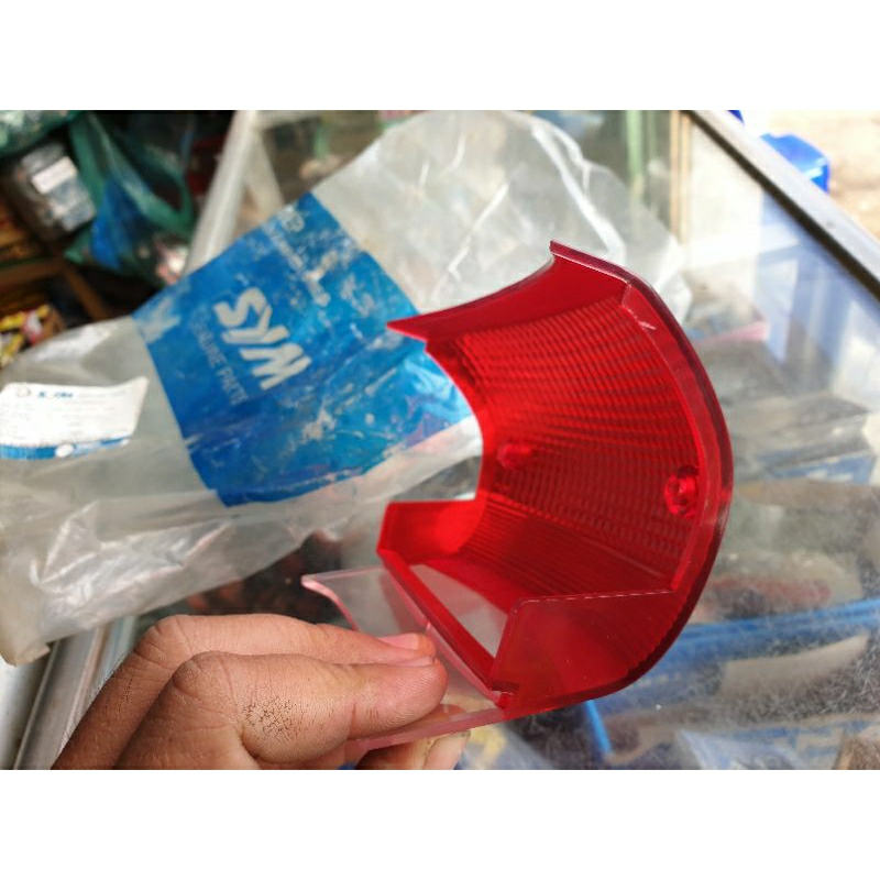 Nắp chụp đèn sau SYM Magic 100