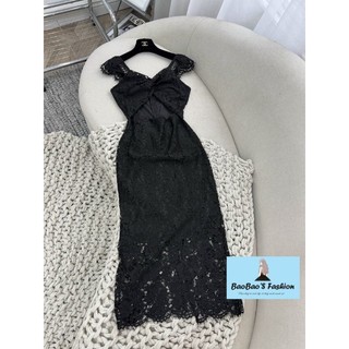 Đầm ren đen hở eo phong cách