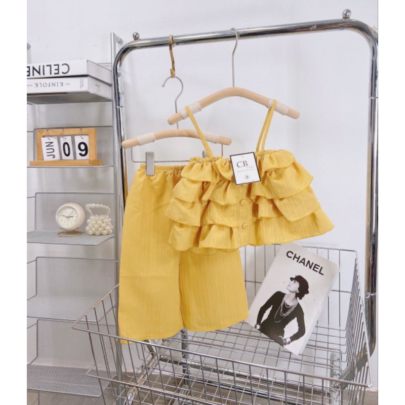 Bộ đũi 2 dây bèo tầng khuy xinh xắn bé gái