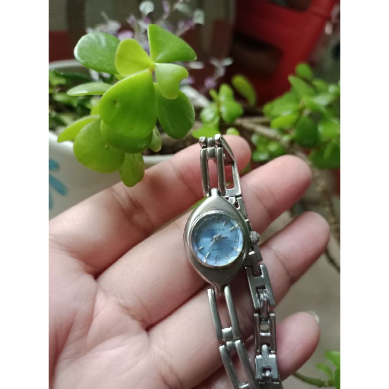 Đồng hồ nam thời trang nữ.