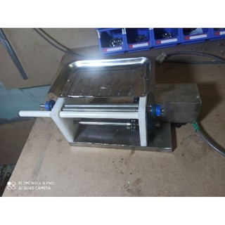 máy lột vỏ trứng cút mini