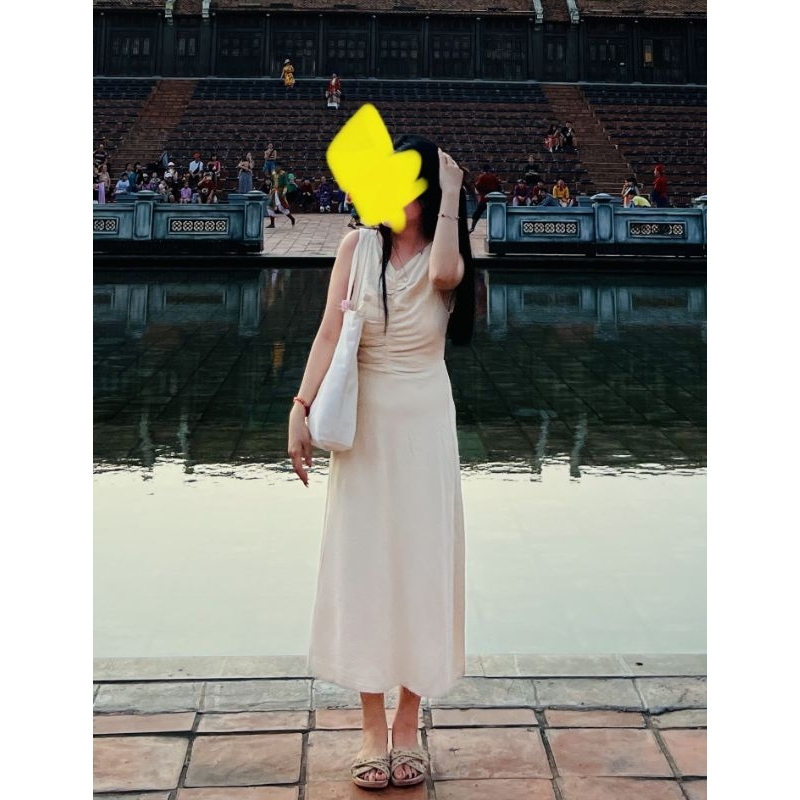 Pass đầm hai dây nhún ngực