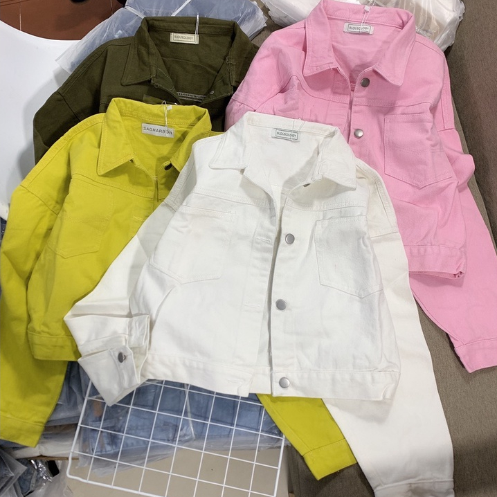 Áo khoác kaky tay dài hai túi trơn phom vừa