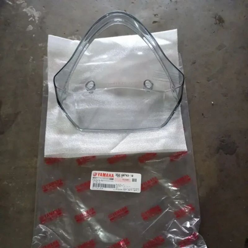 Nắp chụp đèn hậu Sirius 110 xăng cơ chính hãng, kiếng đèn sau sirius