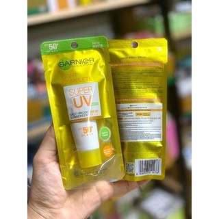 Kem chống nắng kiềm dầu Garnier 15ml