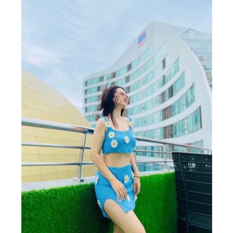 Set Áo Váy Len Hoa Cúc Crop Top Cover Up Đi Biển