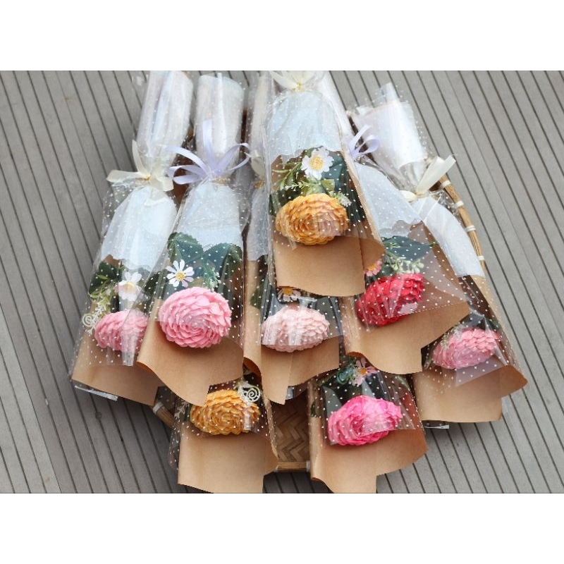 Bó hoa giả, hoa giấy nhún  tặng phụ nữ gói giấy đẹp