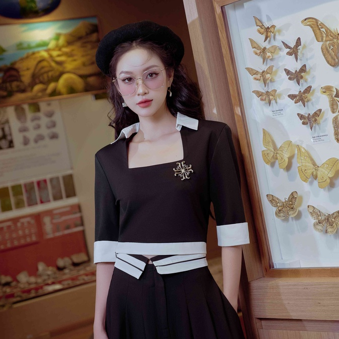 Áo Kiểu Nữ Dáng Ngắn Croptop Có Đệm Vai Cổ Vuông Tay Ngắn Viền Trắng Màu Đen & Xám Đi Làm, Đi Học, Đi Chơi - Klara Top
