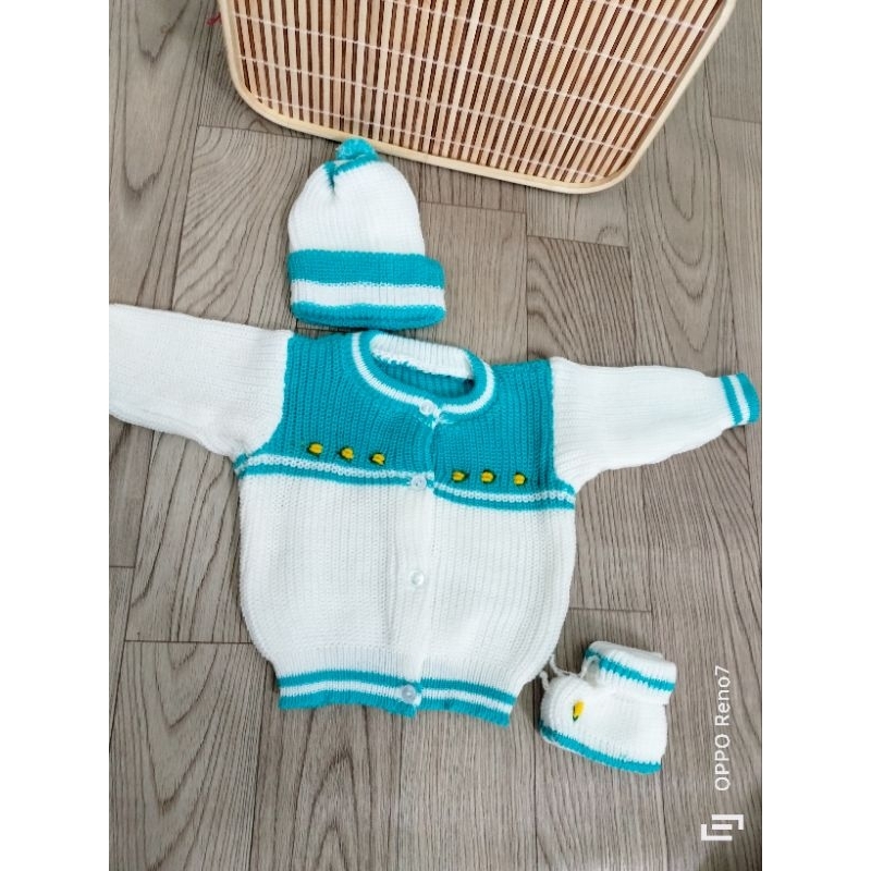 Bộ áo Len  kèm mũ và tất cho bé sơ sinh- 5kg