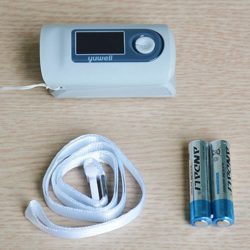 Máy đo nồng độ 0xy trong máu điện tử Yuwell YX301 - nhập khẩu chính hãng, bảo hành 24 tháng