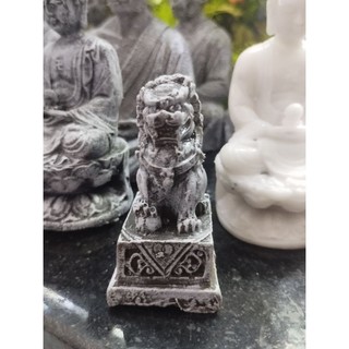 Tượng sư tử giả đá