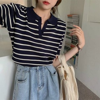 Áo len mongtoghi kẻ cổ bẻ