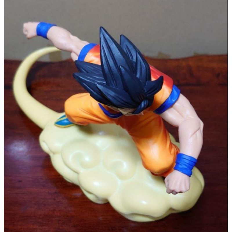 Mô hình Dragon Ball Z - Goku cưỡi mây cân đẩu vân chính hãng