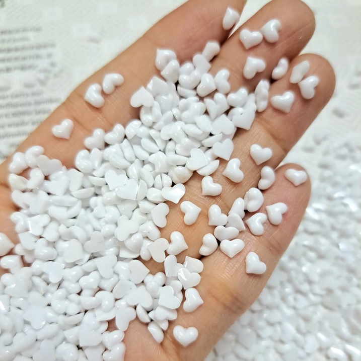 CHARM TRÁI TIM TRẮNG