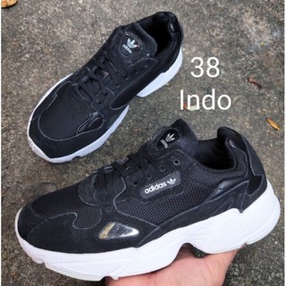 sale giày adidassss chính hãng size38 indo