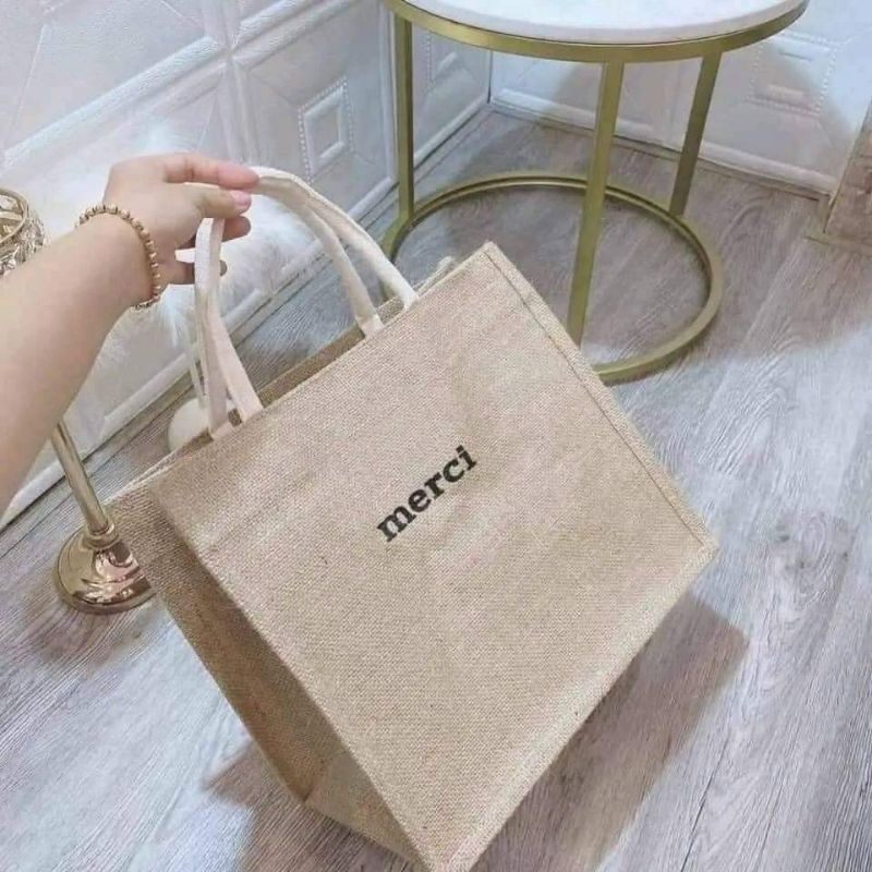 Túi cói merci loại 1 màu sáng, có đệm đáy giữ form túi, có lót