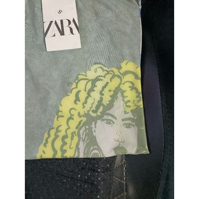 Áo phông nữ cổ tròn zr in hình 2 cô gái form rộng