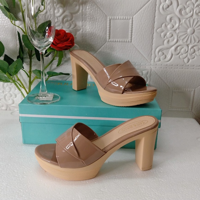Giày sandal nữ cao gót siêu nhẹ gót vuông cao 8 phân đế đúc nguyên khối