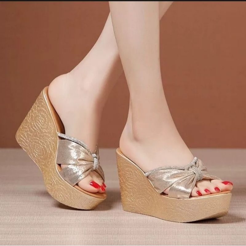 Dép đế xuồng pu 8cm siêu nhẹ phối dây đá cao cấp