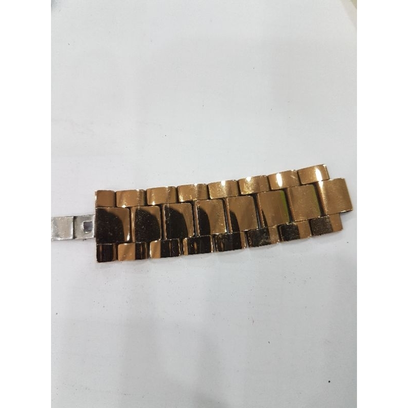 Mắc đá dùng cho đồng hồ rado 6688