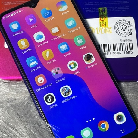 Điện thoại cảm ứng giá rẻ sử dụng và chơi game mượt các ứng dụng