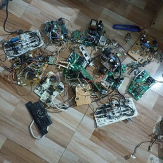 ( Không test) Bo mạch điều hoà tháo máy đủ hiển thị linh kiện OK chọn ngẫu nhiên