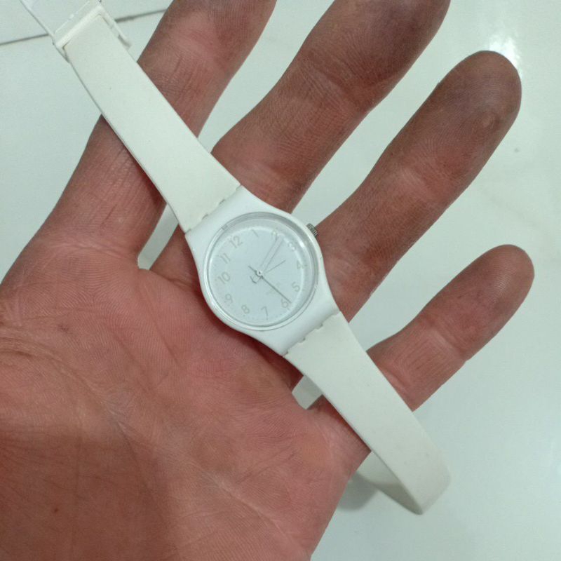 đồng hồ nữ si thụy hiệu SWATCH SWISS dây cao su độ mới cao độc lạ cho nữ