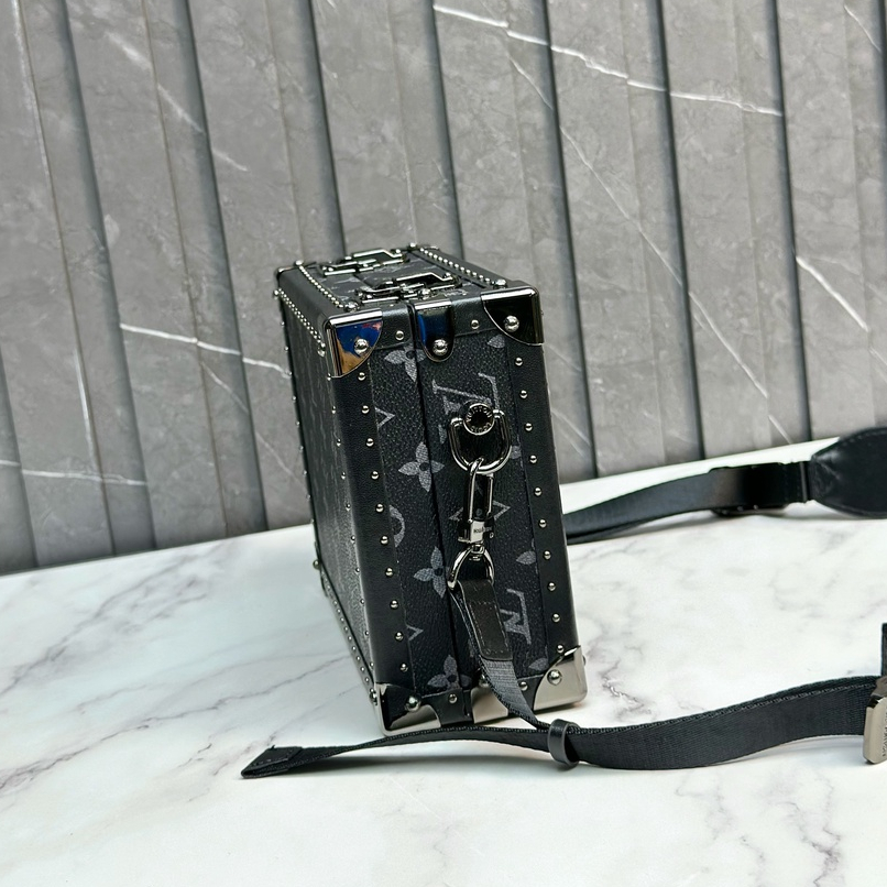 Túi đeo chéo Louis Vuitton hộp viền kim loại họa tiết hoa vân fullbox bill thẻ LA on web