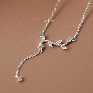 Vòng cổ nhành cây treo đá trắng bạc s925 lann n148