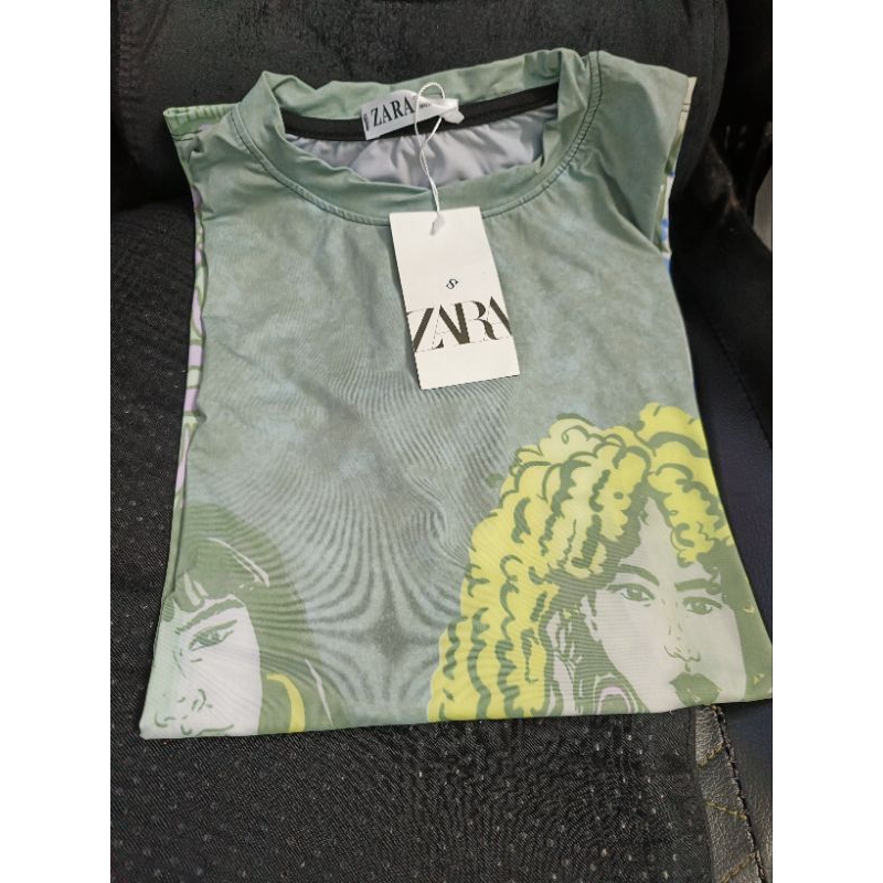 Áo phông nữ cổ tròn zr in hình 2 cô gái form rộng