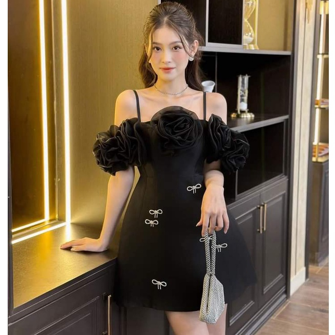VÁY TRỄ VAI KẾT HOA ĐÍNH NƠ ĐÁ CHẤT LIỆU TAFTA