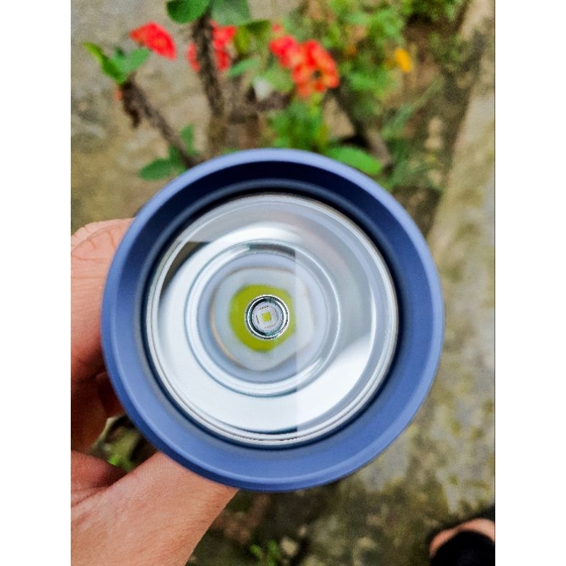 Đèn pin X6 SFT40/5050 1.7mm 25w quang thông 2400 lumen sơn mạ titan xám khói cổng sạc USB-Type -C