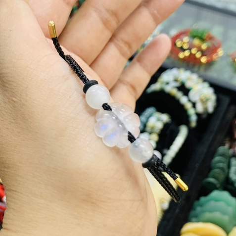 Lắc tay Cỏ 4 Lá Mặt trăng Moonstone tư nhiên