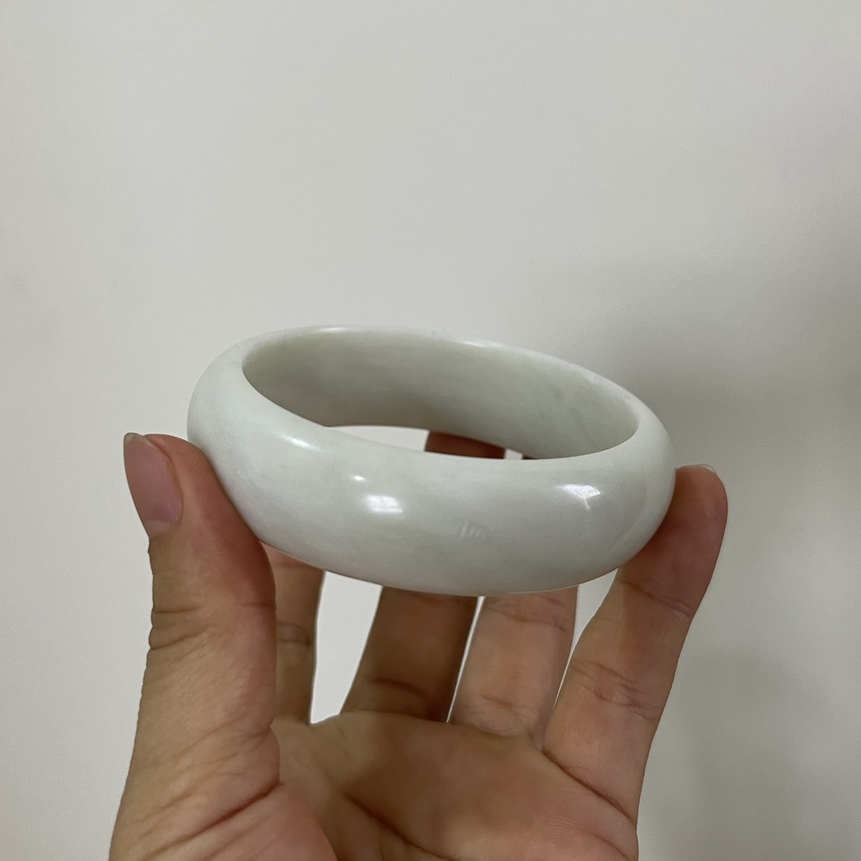 Vòng tay đá trắng  cho người mệnh Thủy và Kim