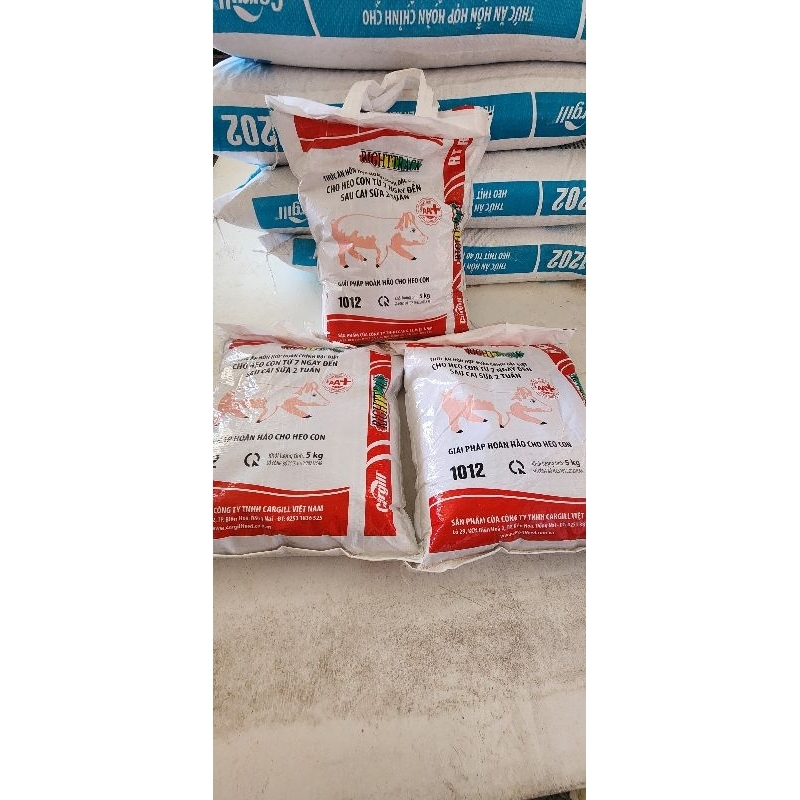Túi 5kg Cám Heo Viên Đỏ cho heo con tập ăn hoặc cho Gà Vịt Con Chim Cảnh